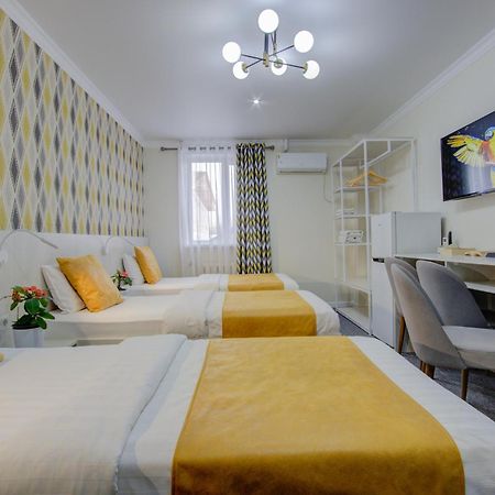 Viva Hotel Bisjkek Eksteriør billede