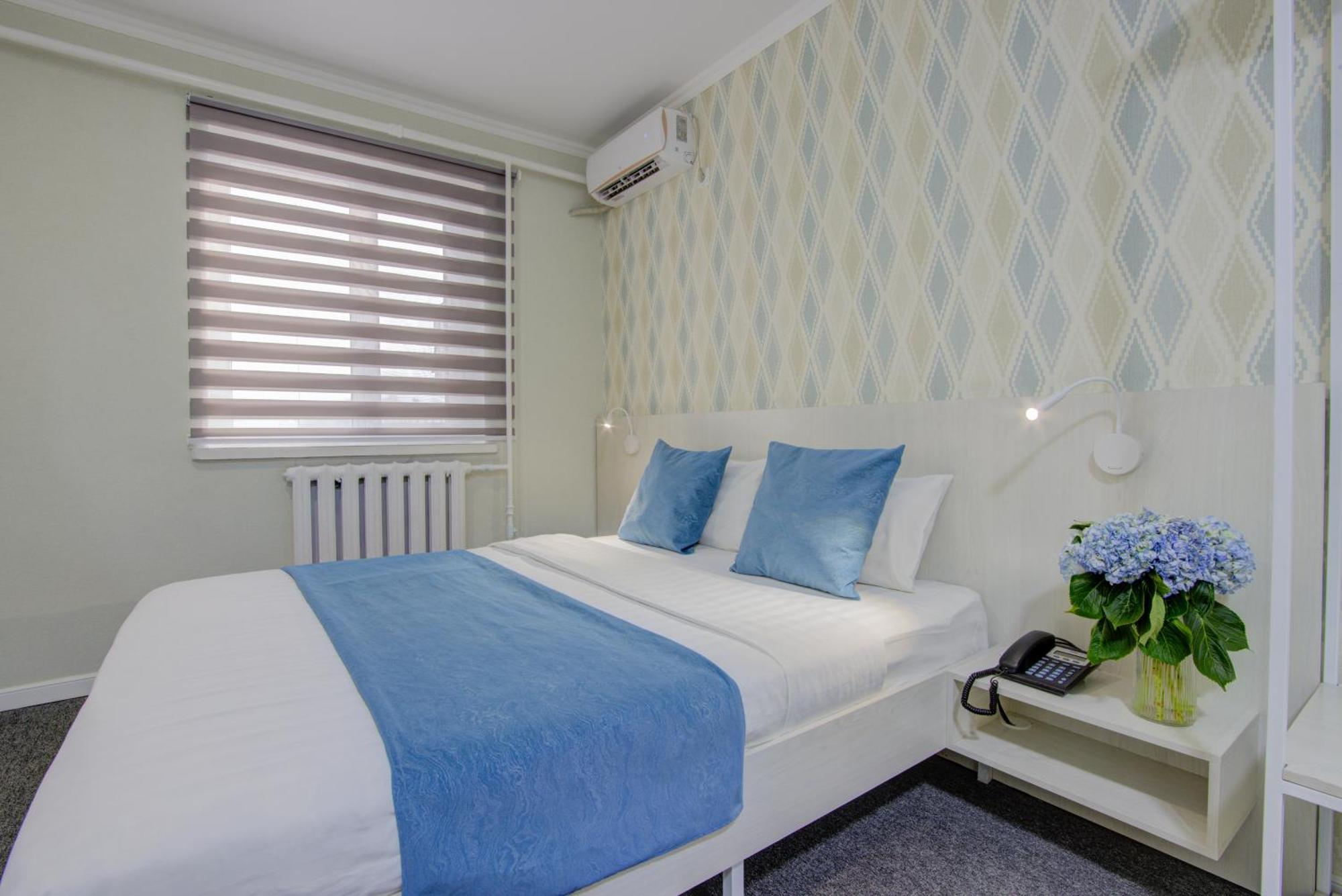 Viva Hotel Bisjkek Eksteriør billede