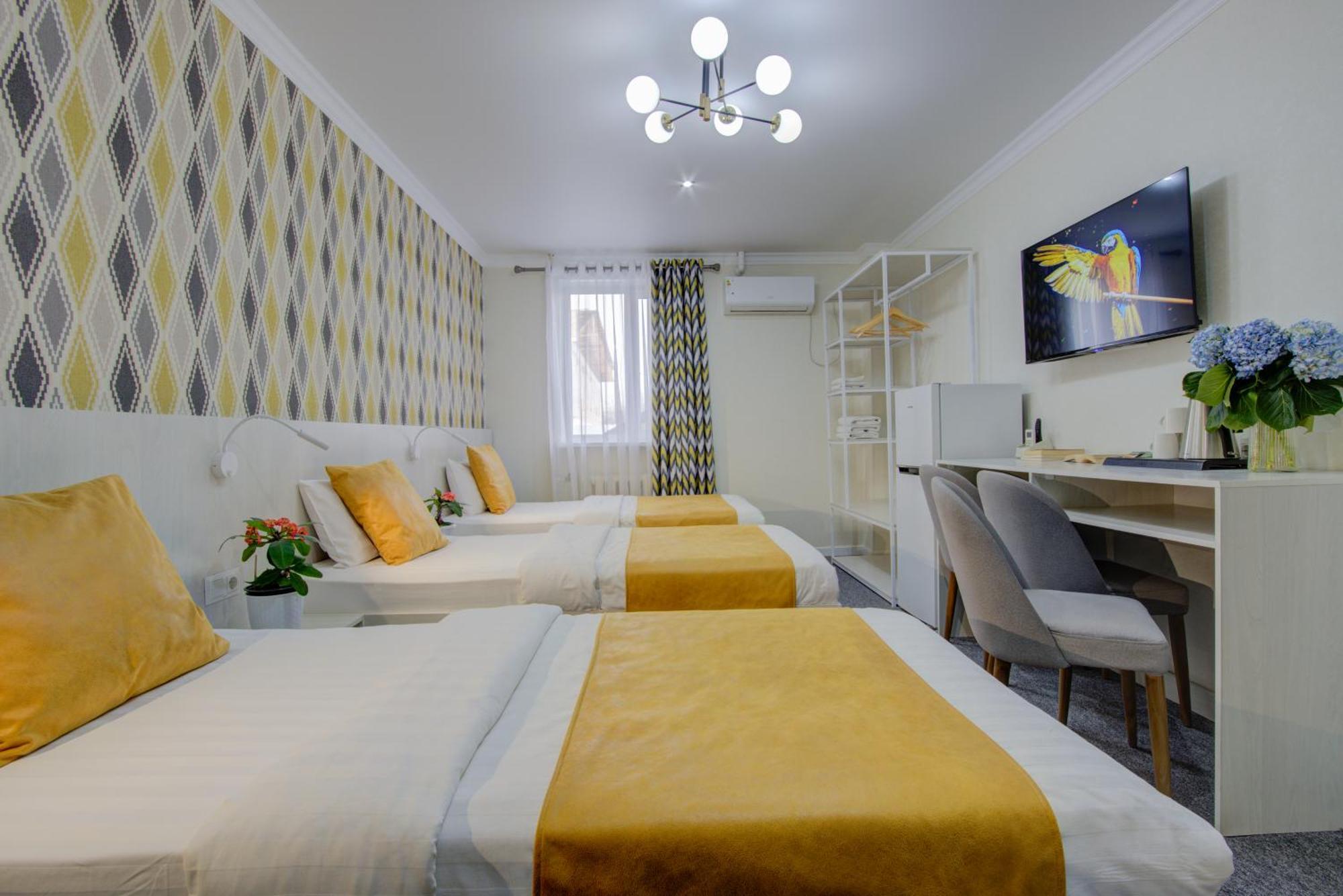 Viva Hotel Bisjkek Eksteriør billede