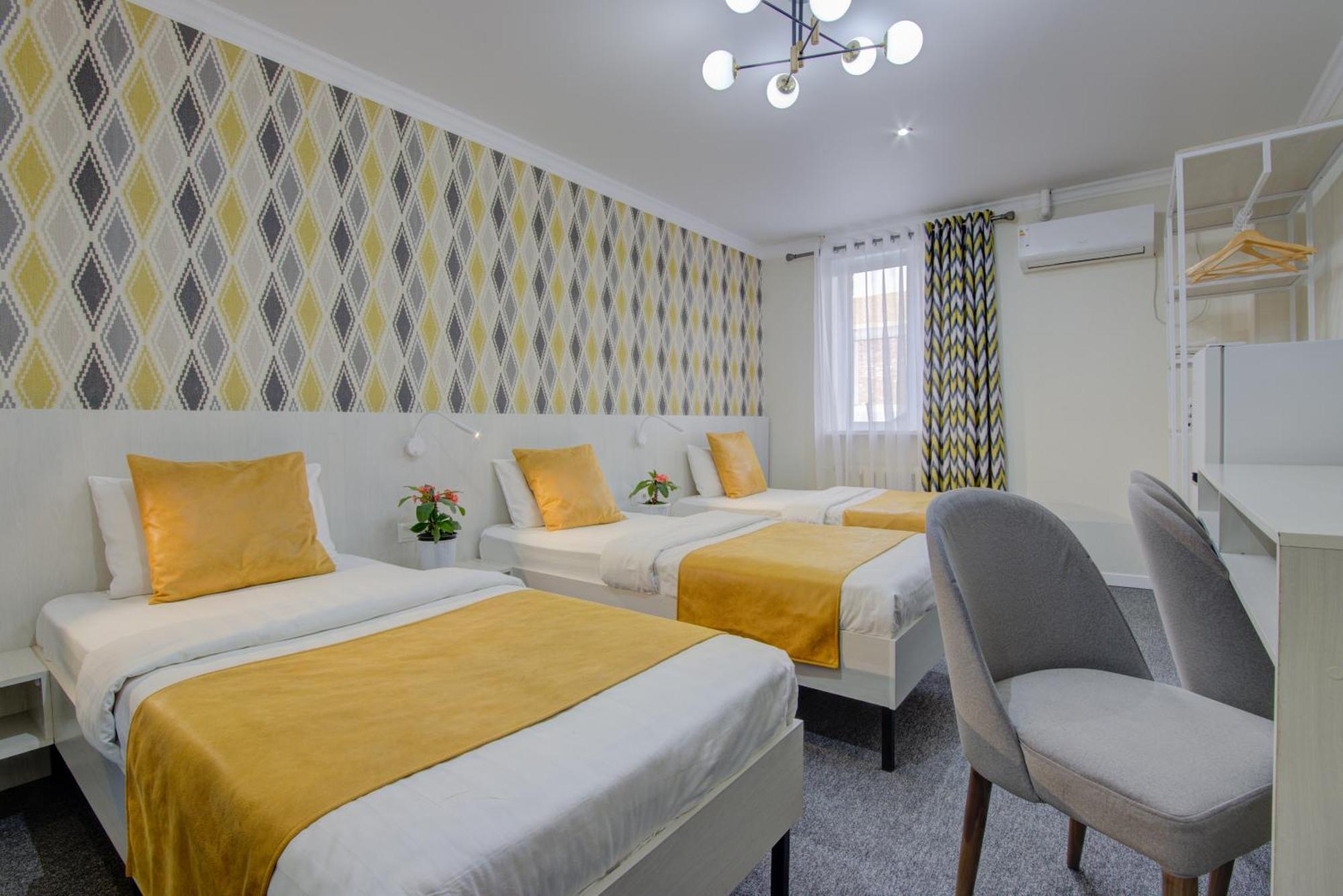 Viva Hotel Bisjkek Eksteriør billede